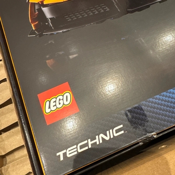 LEGO Technic McLaren P1 in Orange and Black - Picture 2 of 3